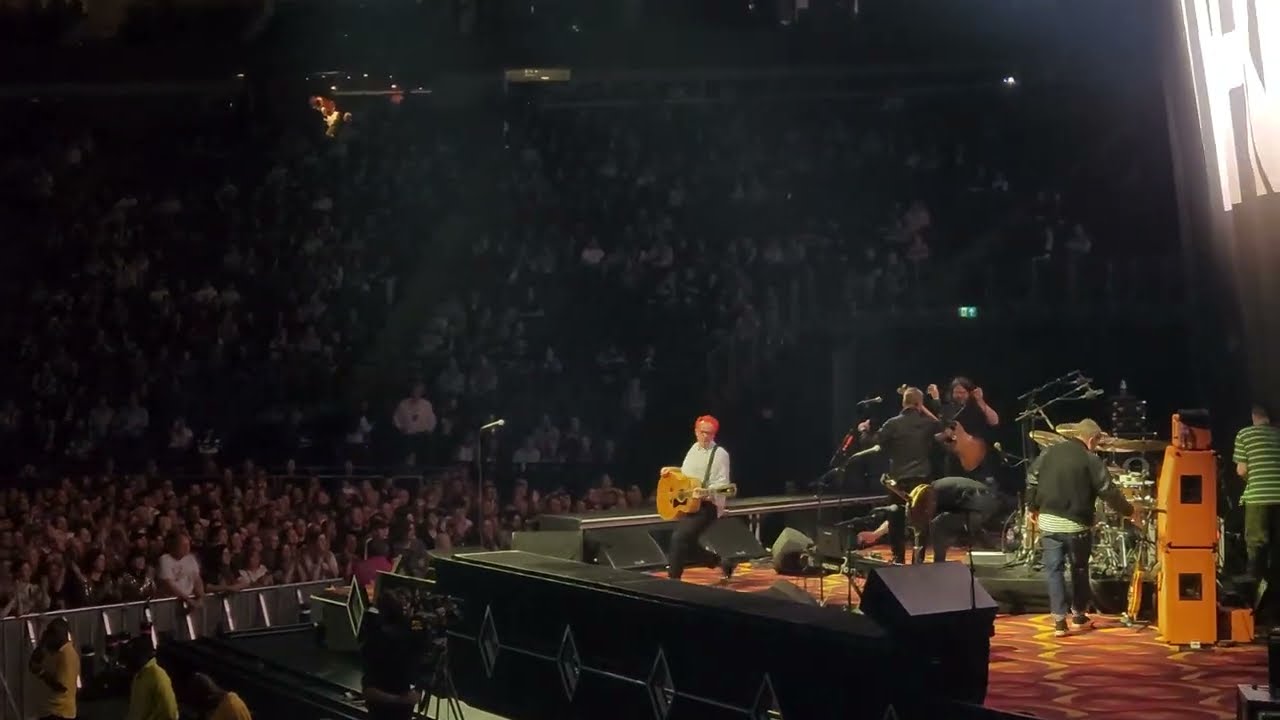 Live: Travis - Sing - O2 Arena London Night Four