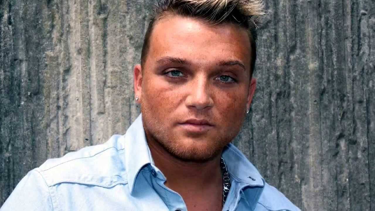 Menowin Fröhlich - Moments