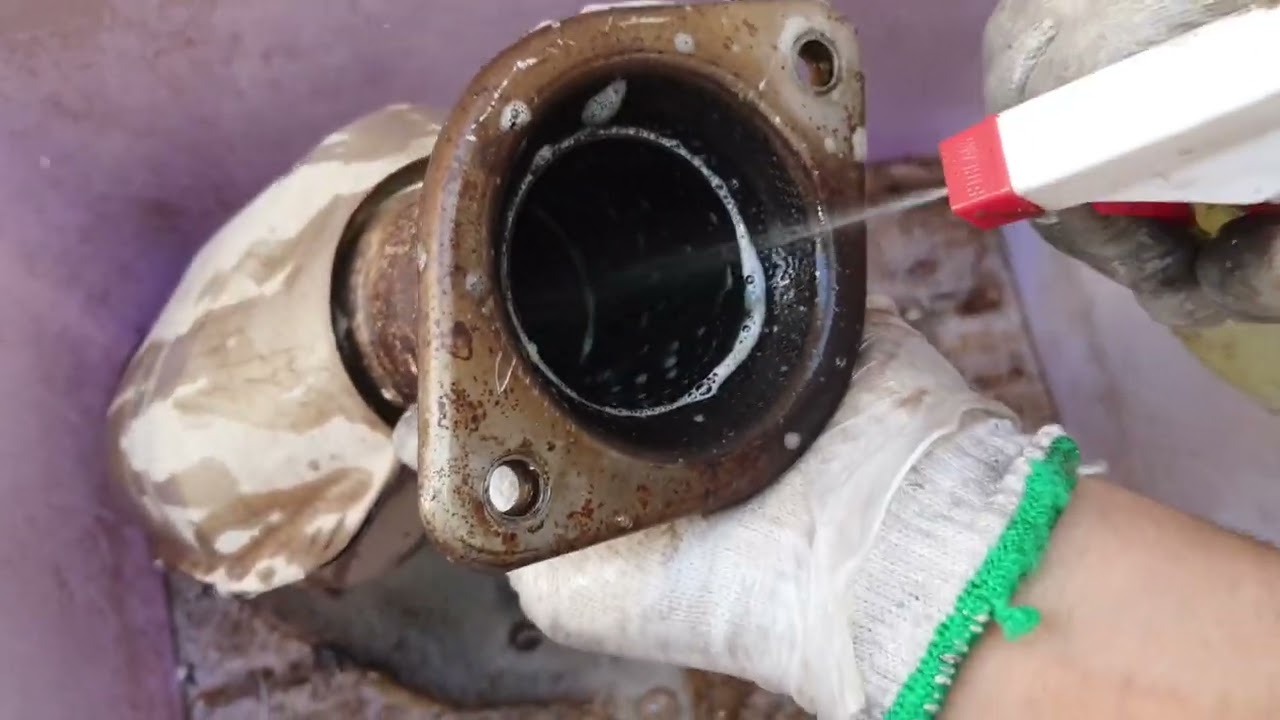 تنظيف دبة التلوث - علبة البيئة ميتسوبيشي باجيرو _  Cleaning catalytic converter for Pajero