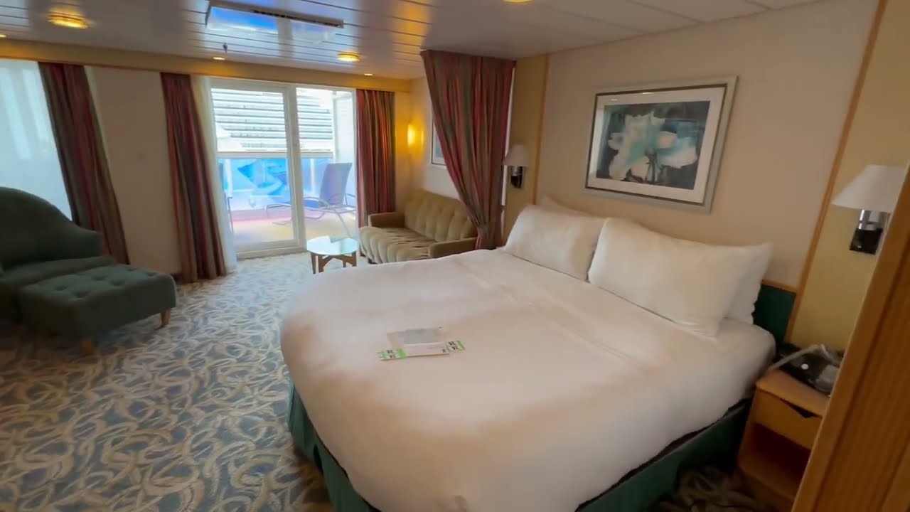Freedom of the Seas deck 9 Jr Suite Review - Room #9564