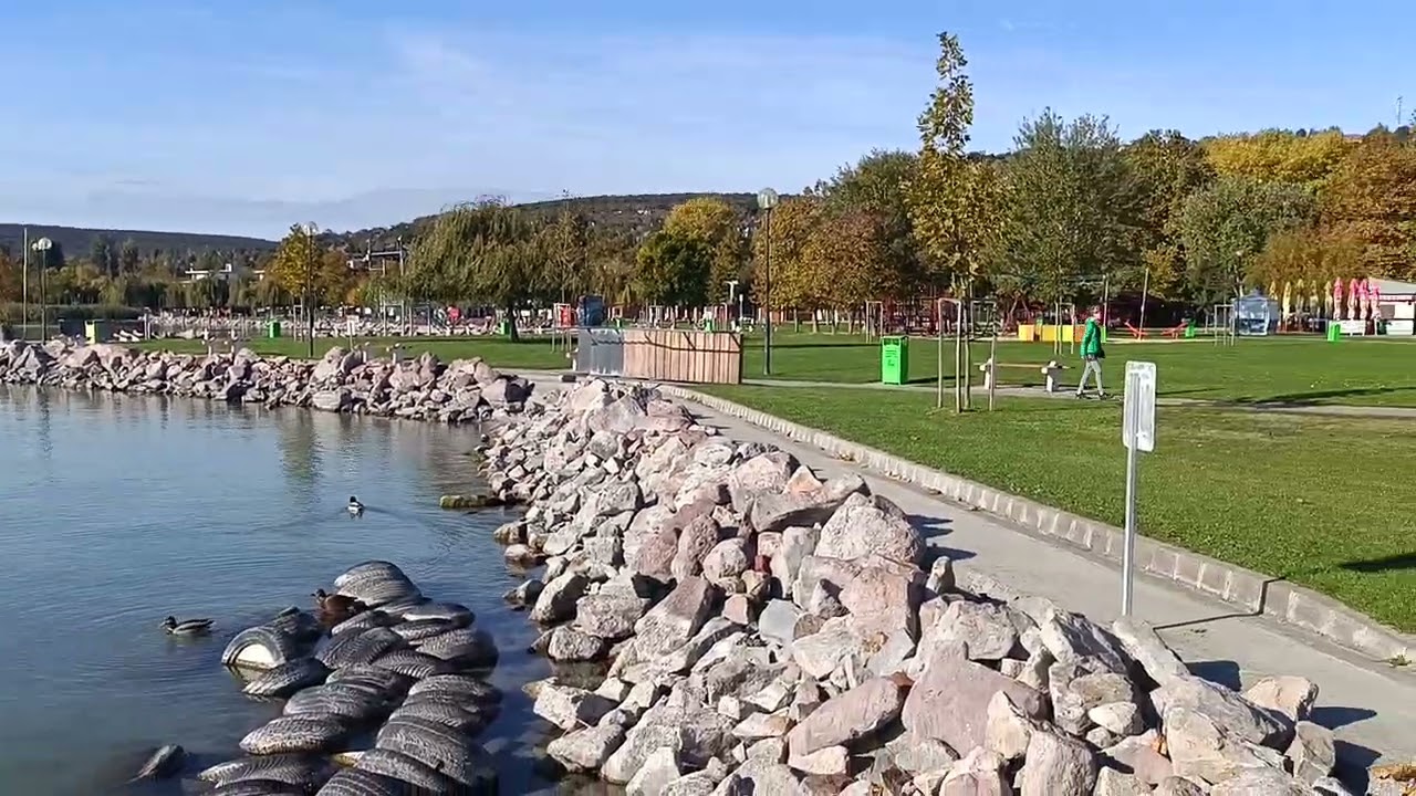 Panor&aacute;ma a Wessel&eacute;nyi Strandr&oacute;l, Balatonalm&aacute;di