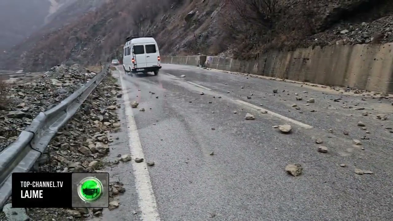 Top Channel/ Reshjet e shiut në Lezhë, rritet niveli i lumit Drin e Mat, përmbytje në disa zona
