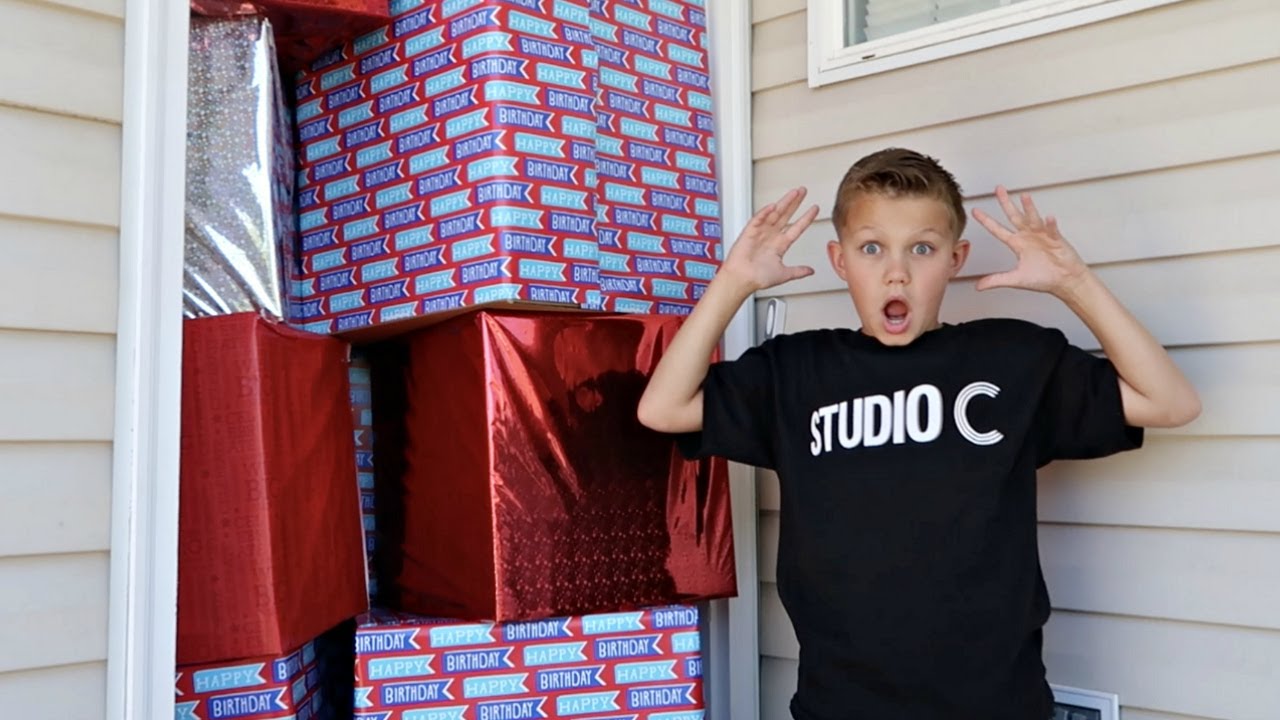 🎁ROOM FULL OF PRESENTS!!! | STEPHEN'S 11TH BIRTHDAY🎁