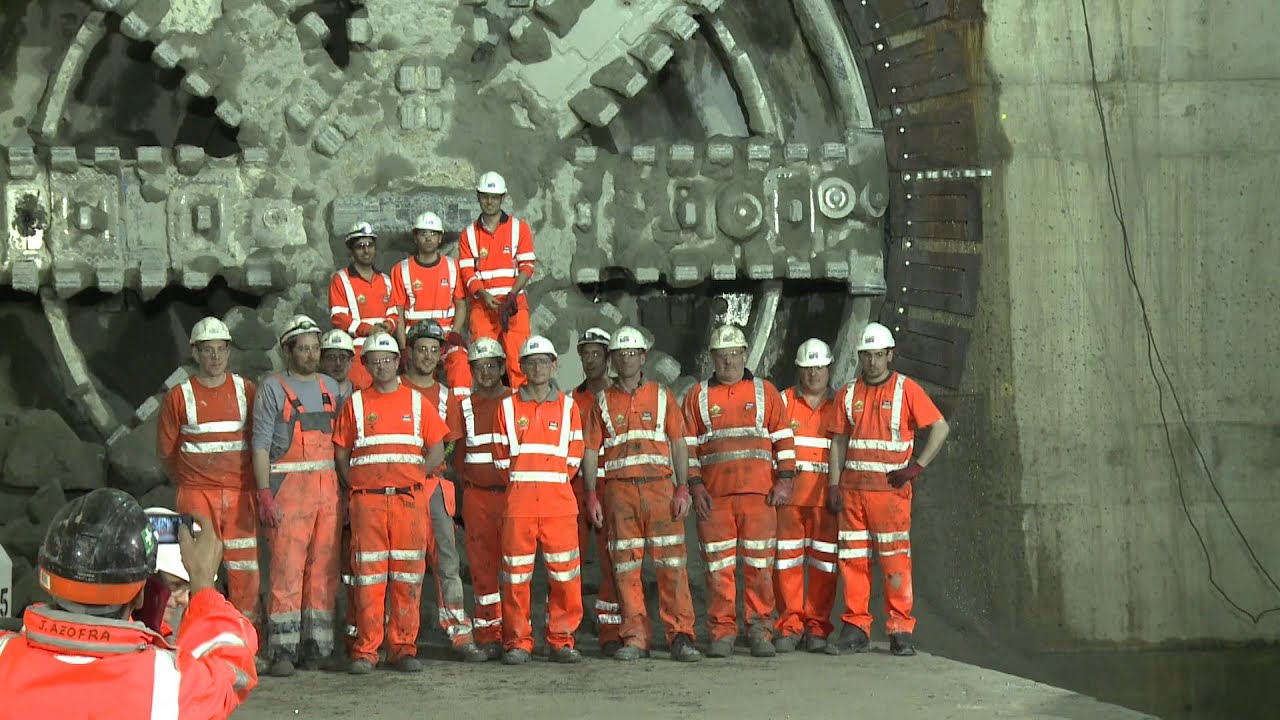 Crossrail's tunnelling giant Elizabeth reaches Canary Wharf
