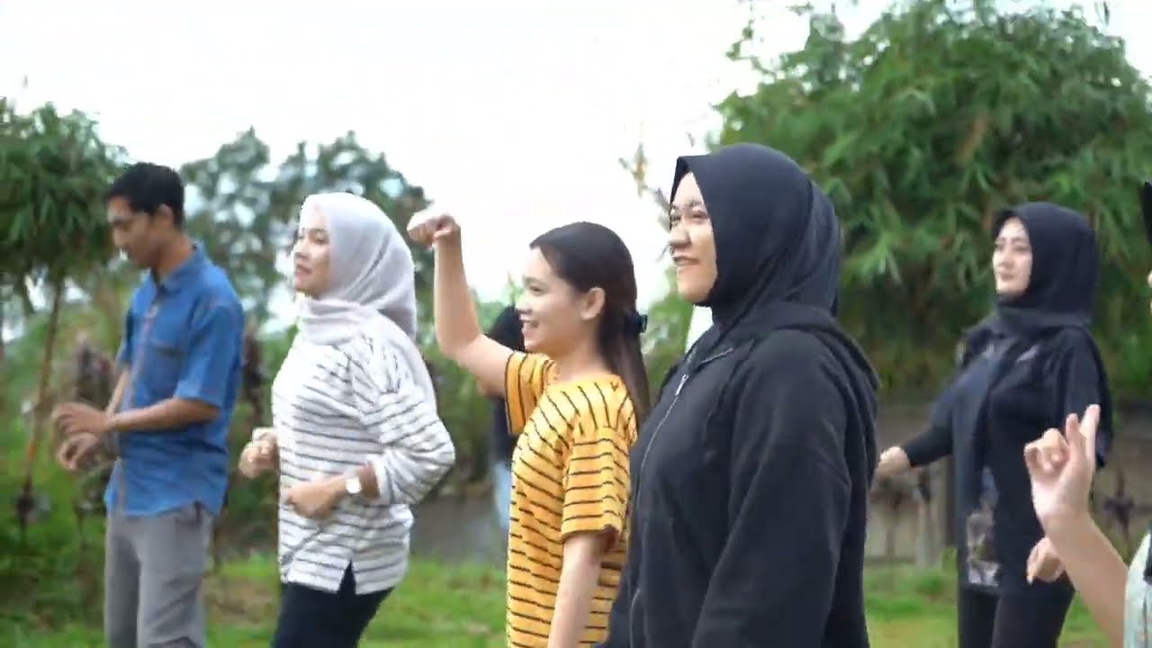Peregangan di Dialogue Hills Bogor 