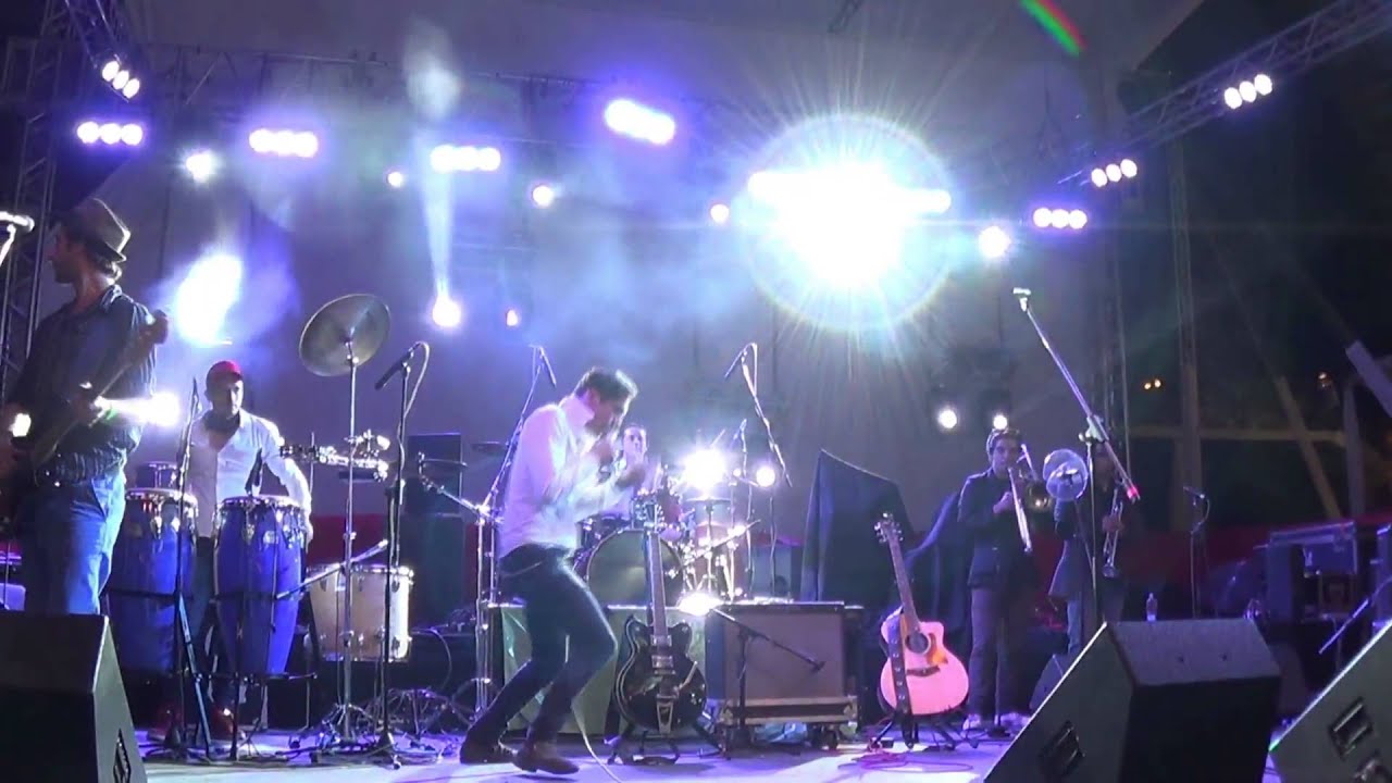 Silvestre - El Baile De La Baldosa (La Fonda De Radio Uno / Matucana 100 / 19.09.2013)