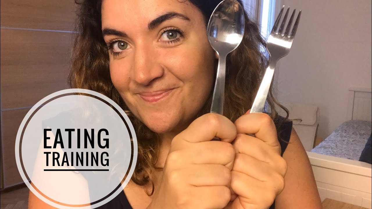 Come insegnare ai BAMBINI a MANGIARE DA SOLI - Eating Training -