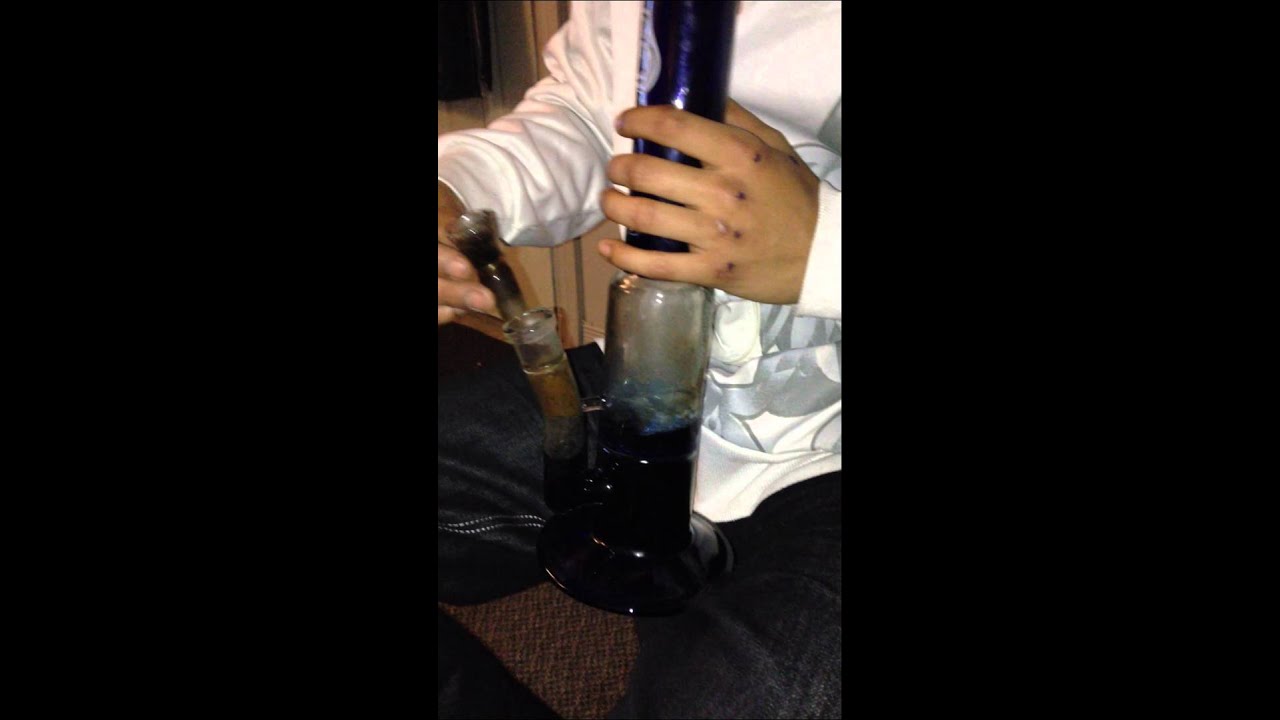 Big ass bong hit Nice snap off my homies Genie bong One hitter
