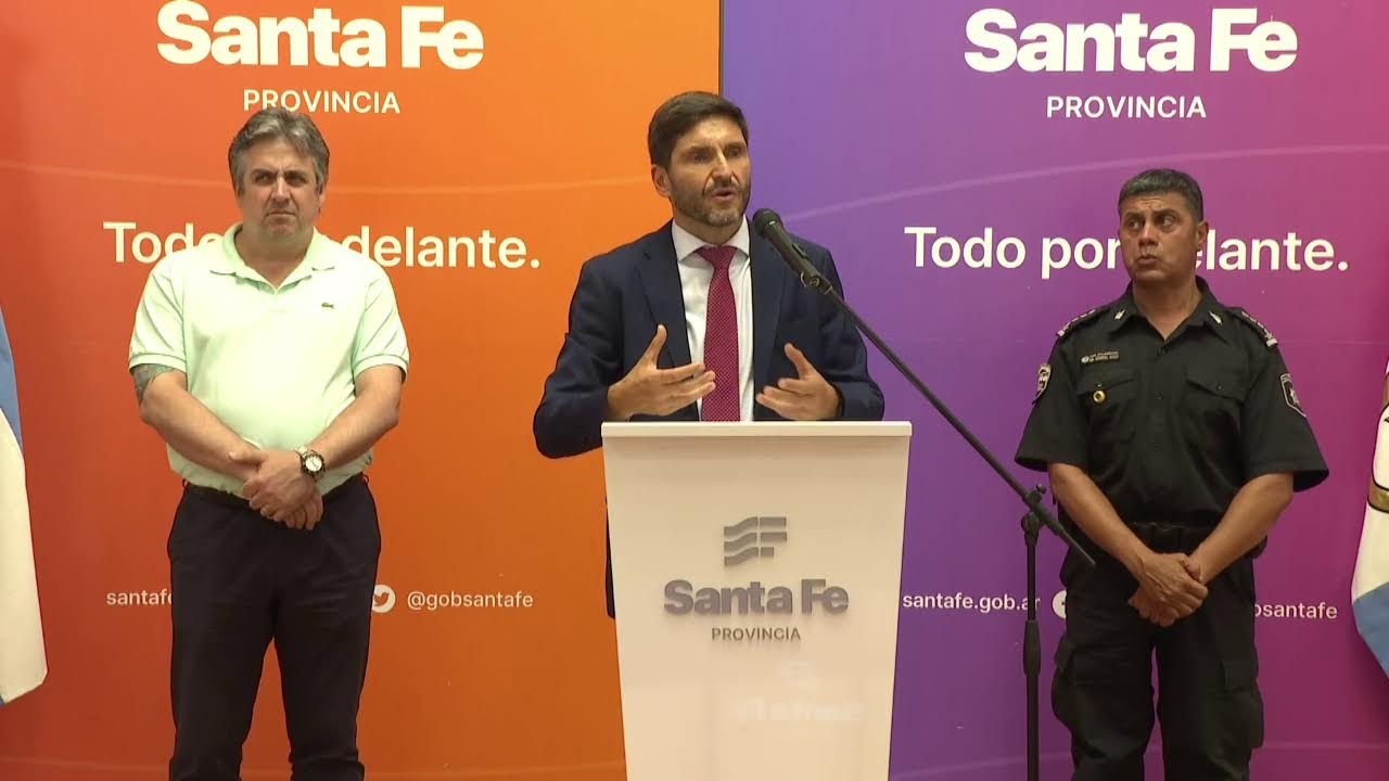 Conferencia de prensa del gobernador Maximiliano Pullaro