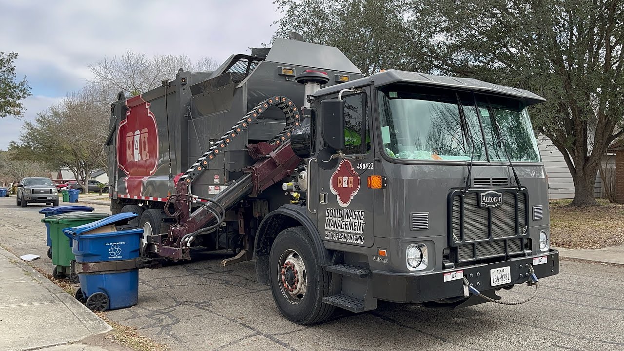 City of San Antonio: Autocar ACX Heil Command-SST Garbage Truck
