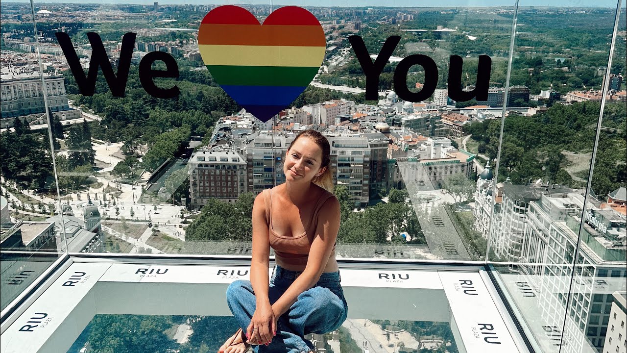 Вид на Мадрид с высоты птичьего полета: терраса 360 Rooftop Bar. Небоскреб Испания 2023