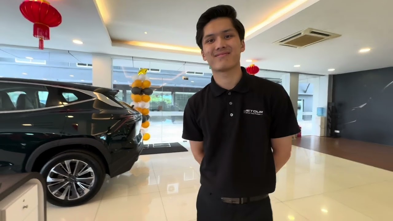 Dua bidang yang berbeza: Sales Advisor vs Mekanik