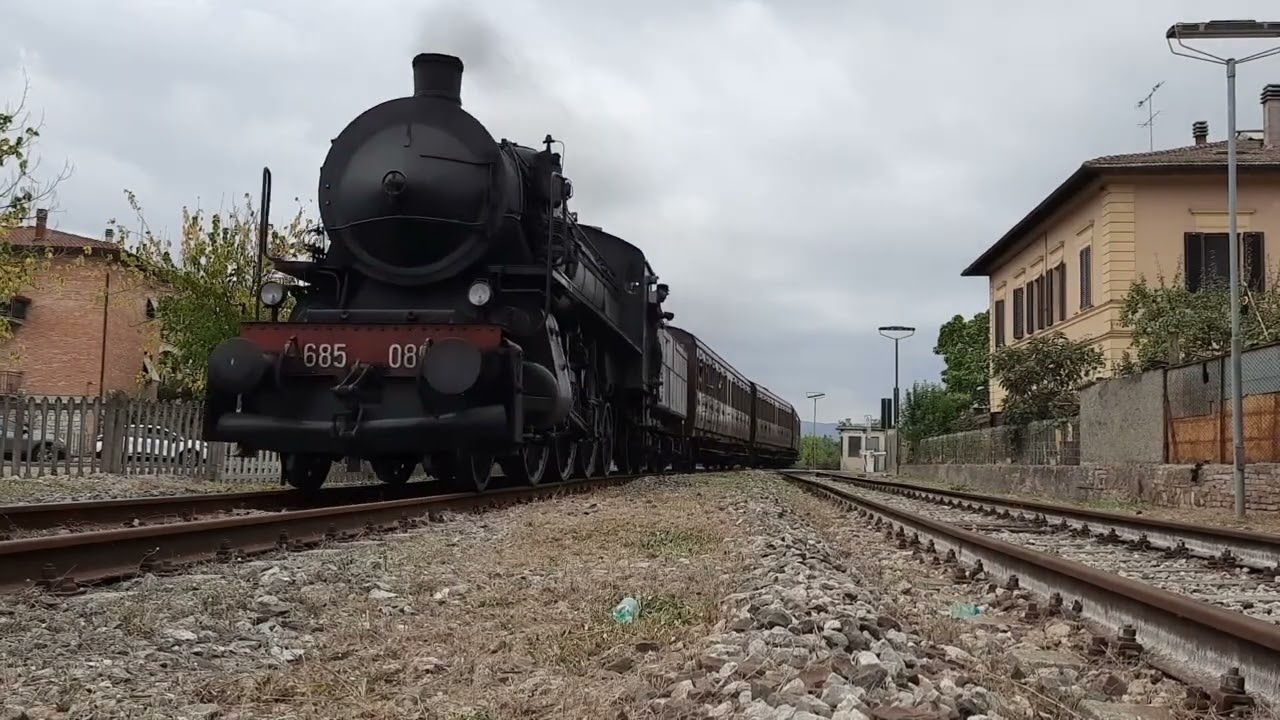 Treno Natura Buonconvento Fs 685.089 #trenonatura #buonconvento #siena
