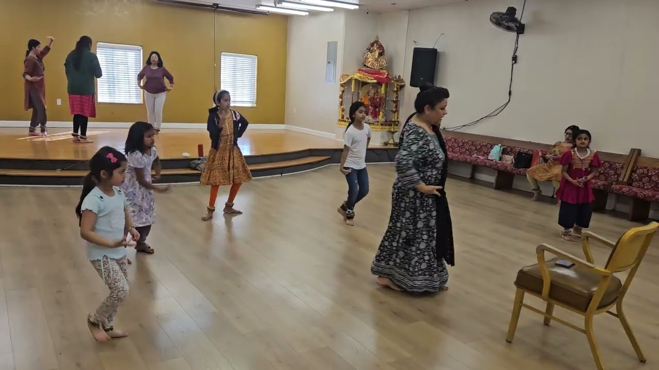 [#dancetime] #natarajschoolofdance #practice - prep of #sundariradhe - #gurusimachakraborty