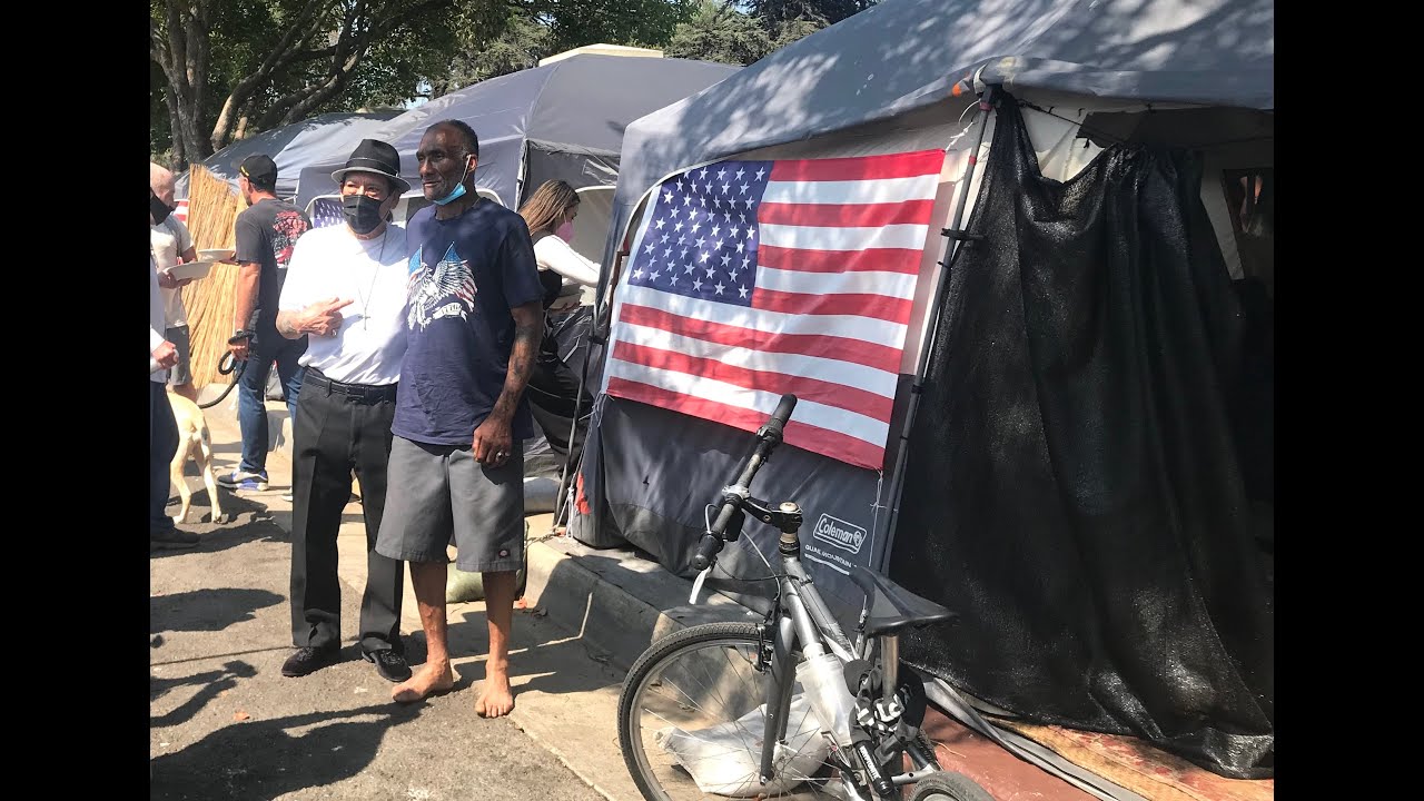 Danny Trejo Feeds Homeless Vets