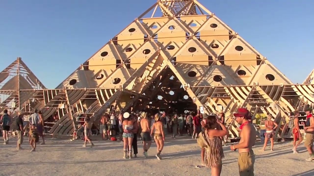 An Introvert's View of The Playa - Burning Man