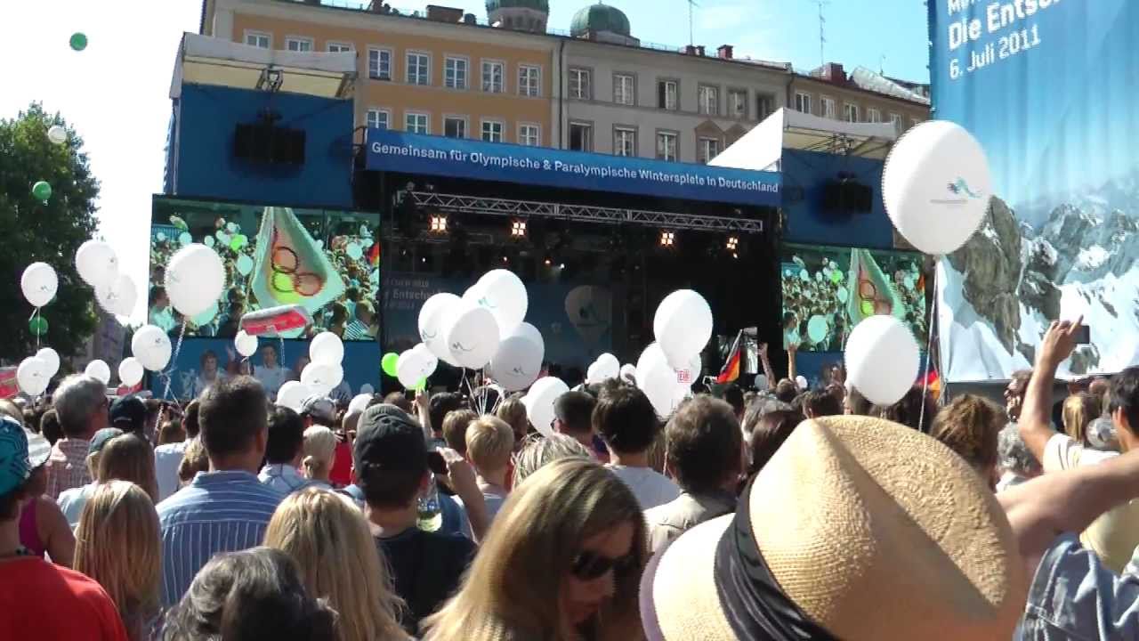 Marienplatz München | Madcon - Glow \ Live [HD] 06.07.2011