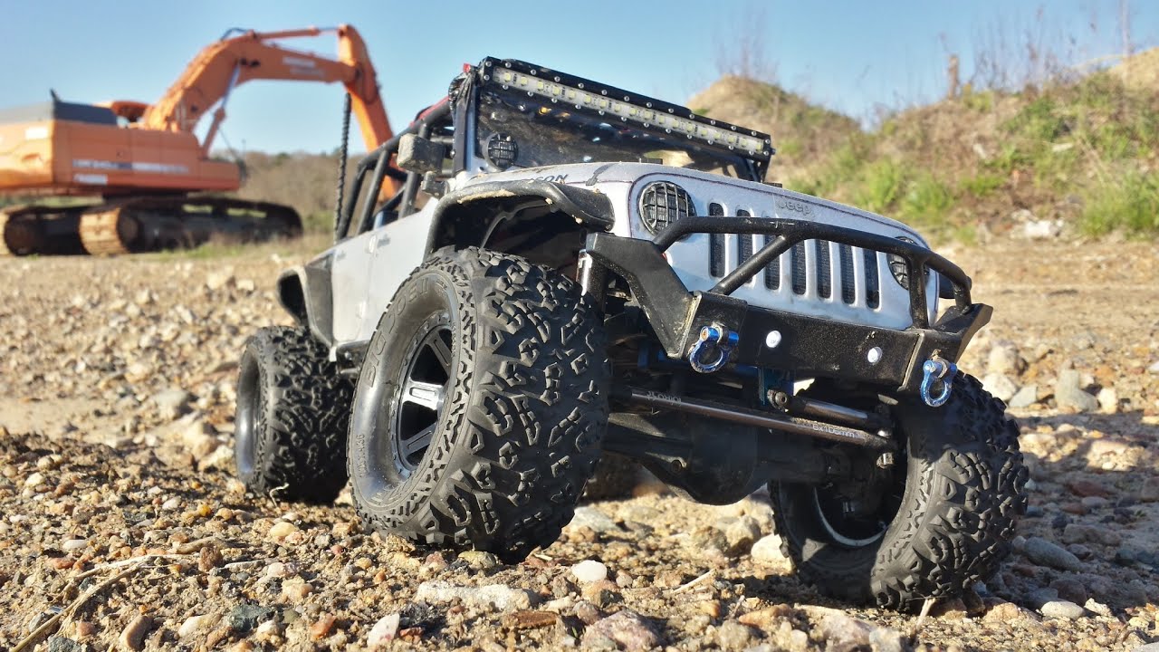 Axial SCX10 - Summit & Big Joe II Tires - Crawling Adventure