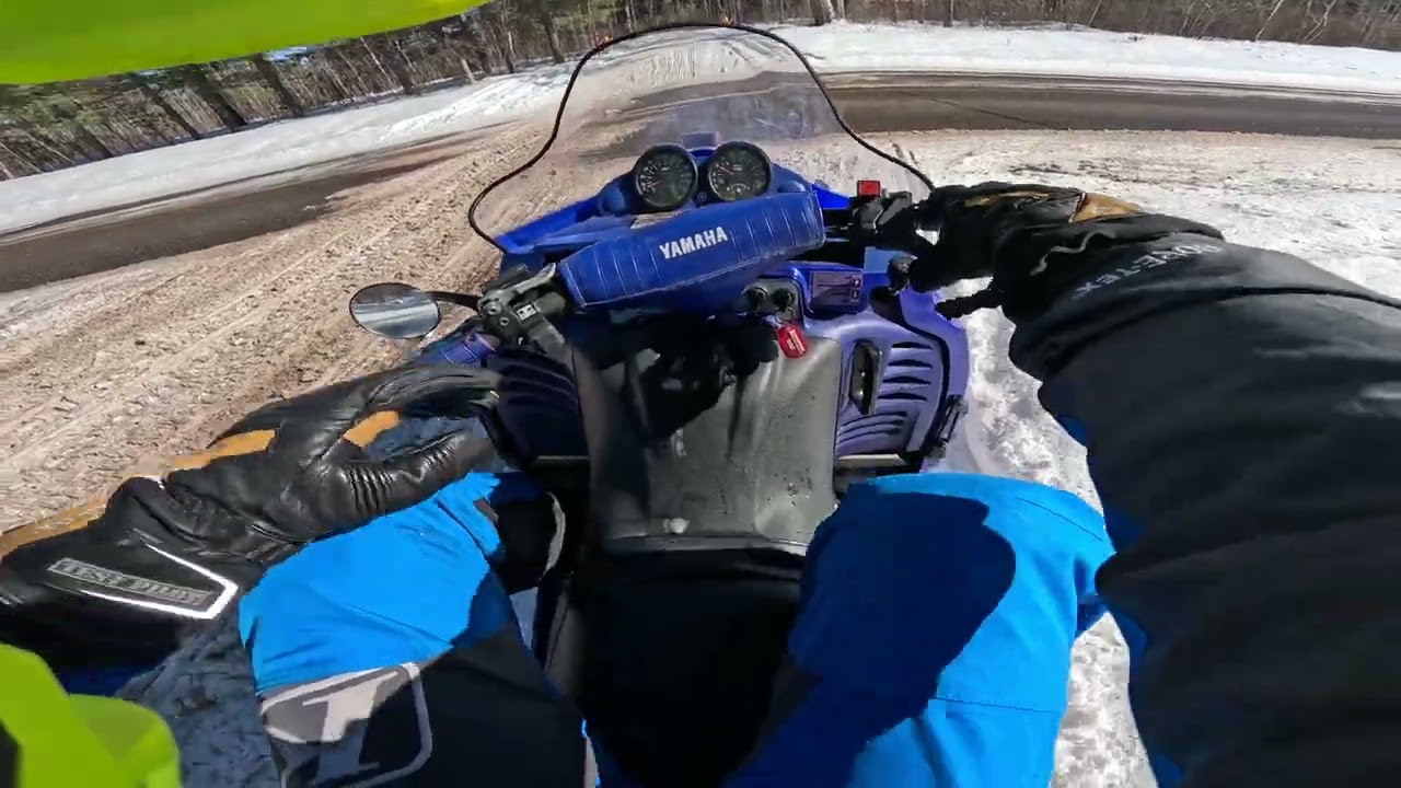 Yamaha 600 SXR Trail Riding