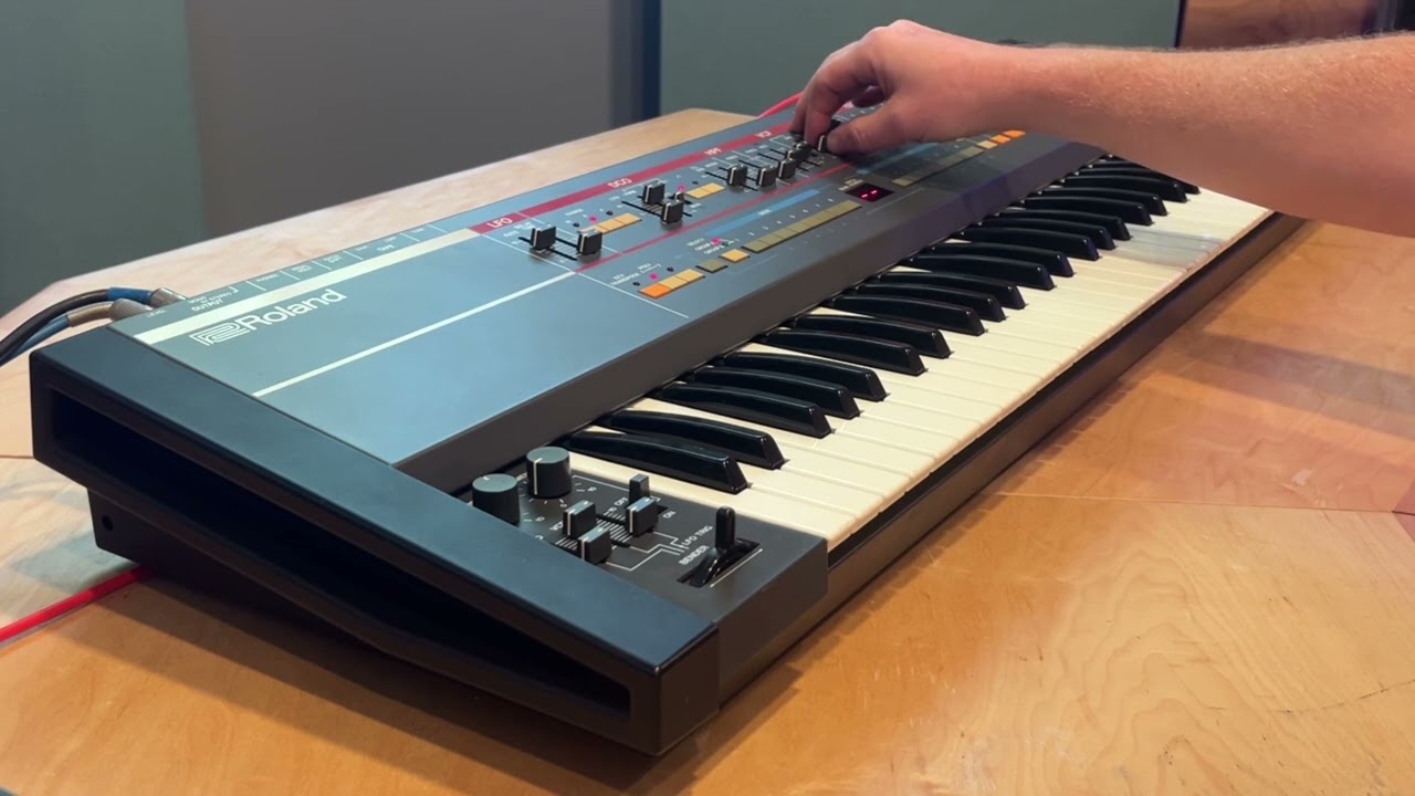 Roland Juno-106 Sound Demo &ldquo;Merry Christmas Mr. Lawrence&rdquo; (Ryuichi Sakamoto)