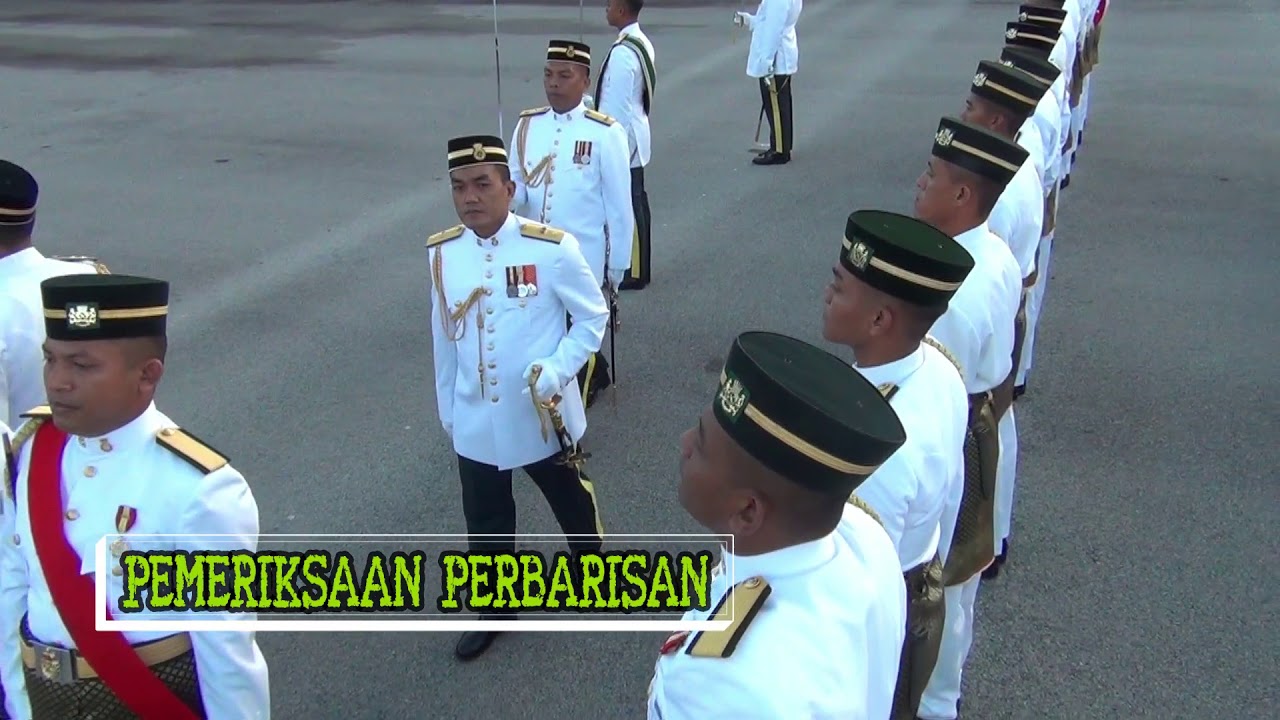 PERBARISAN MENGARAK PANJI-PANJI REJIMEN HUT HARIMAU MALAYA KE 77