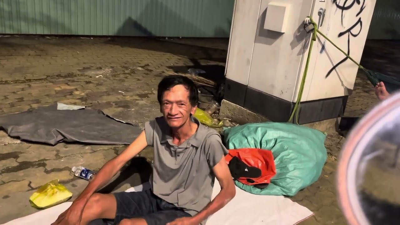 Chia sẻ bữa cơm Cho những người vô gia cư