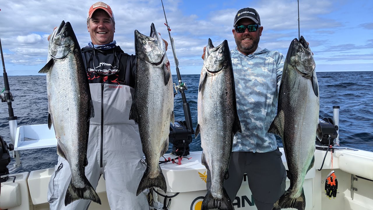 Flasher Fly Salmon Fishing on Lake Michigan Near Sturgeon Bay | S14 E24