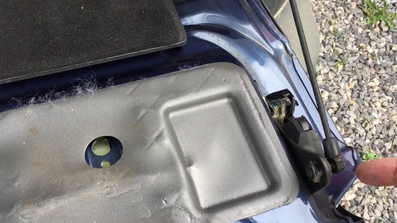 Land Rover Discovery 3 rear door repair /tailgate won't open