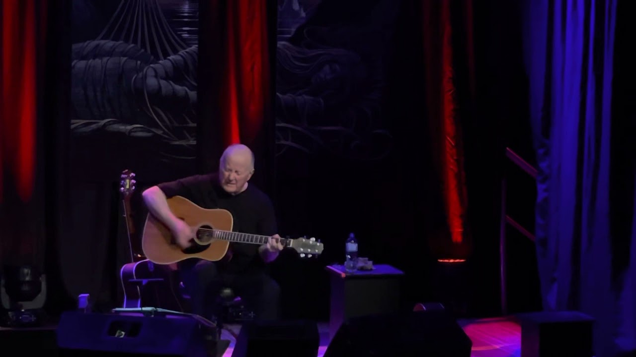 Christy Moore Viva la Quinte Brigada live  @vicar street Dublin December 16th 2021