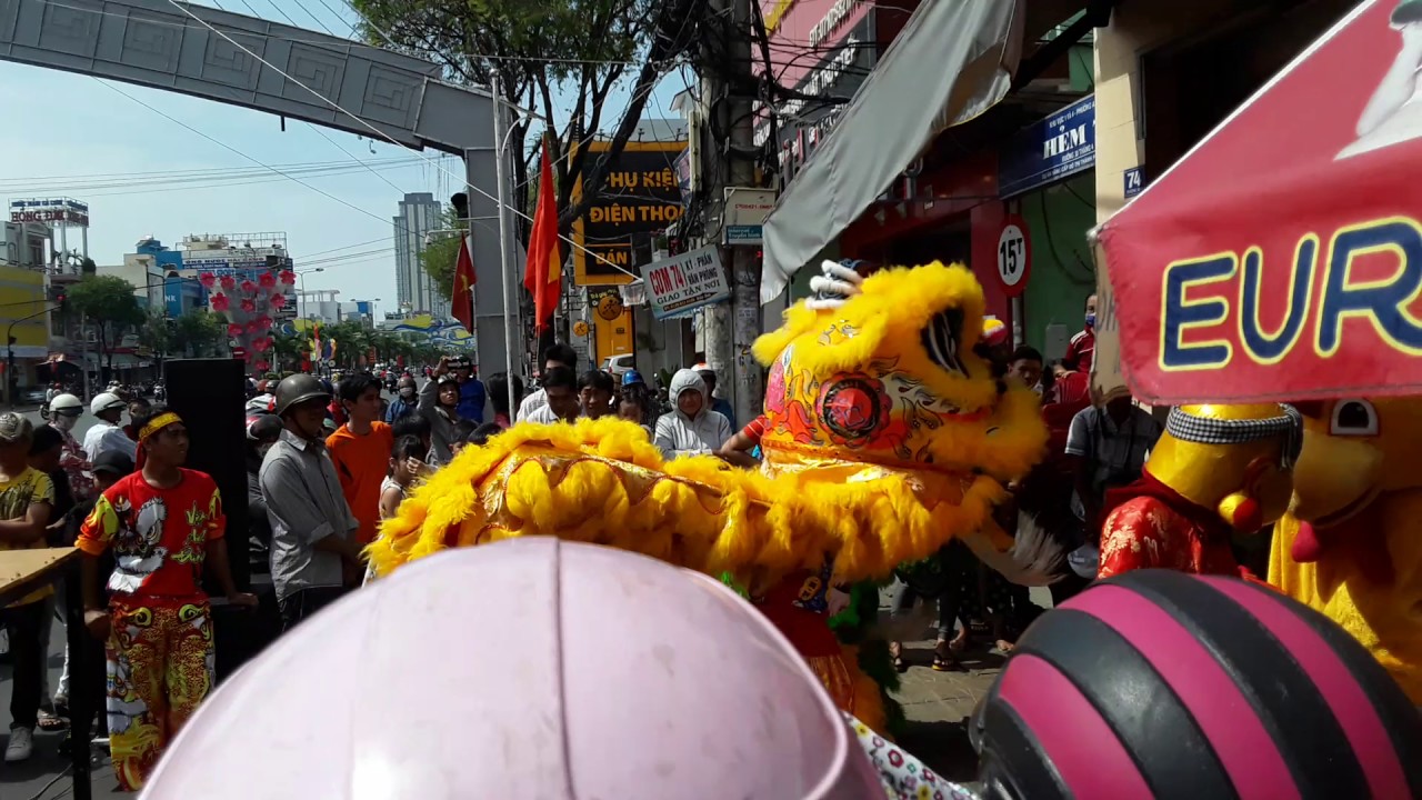 Múa lân Việt Anh Đường Cần Thơ - Sáng Mùng 1 Xuân Đinh Dậu 2017 - Part 2