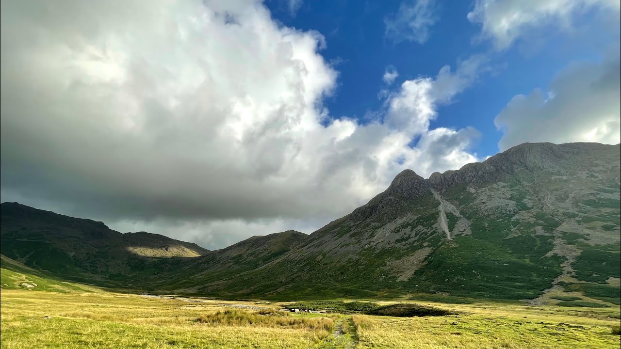 The Langdale Valley - Mickleden