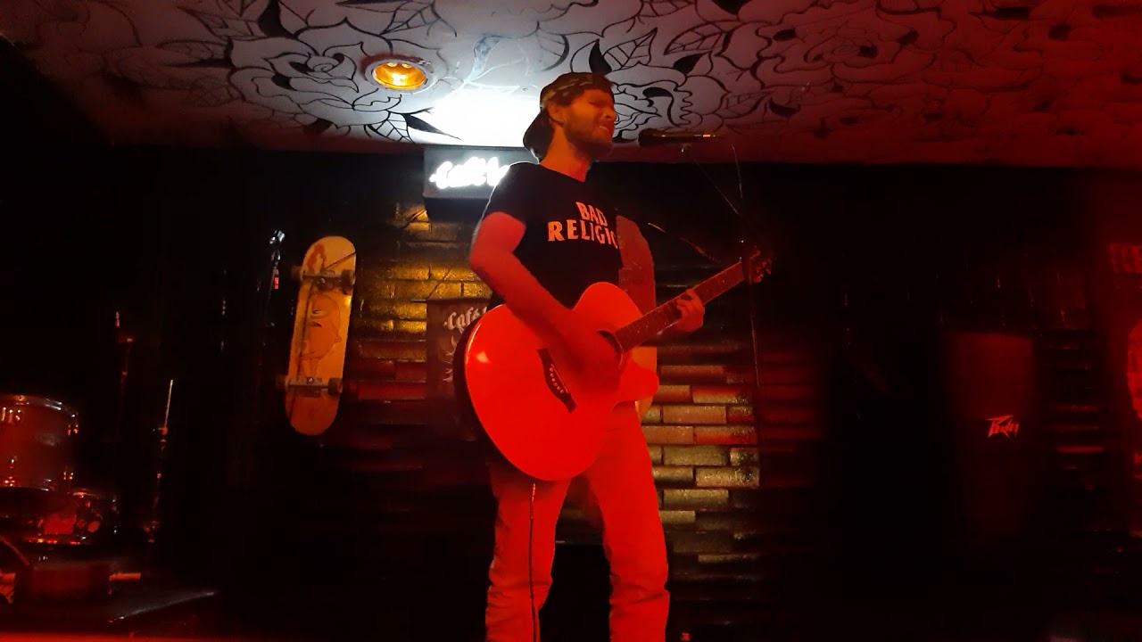 Codigo Rojo En Vivo Acústico No se si Tenga la Suerte