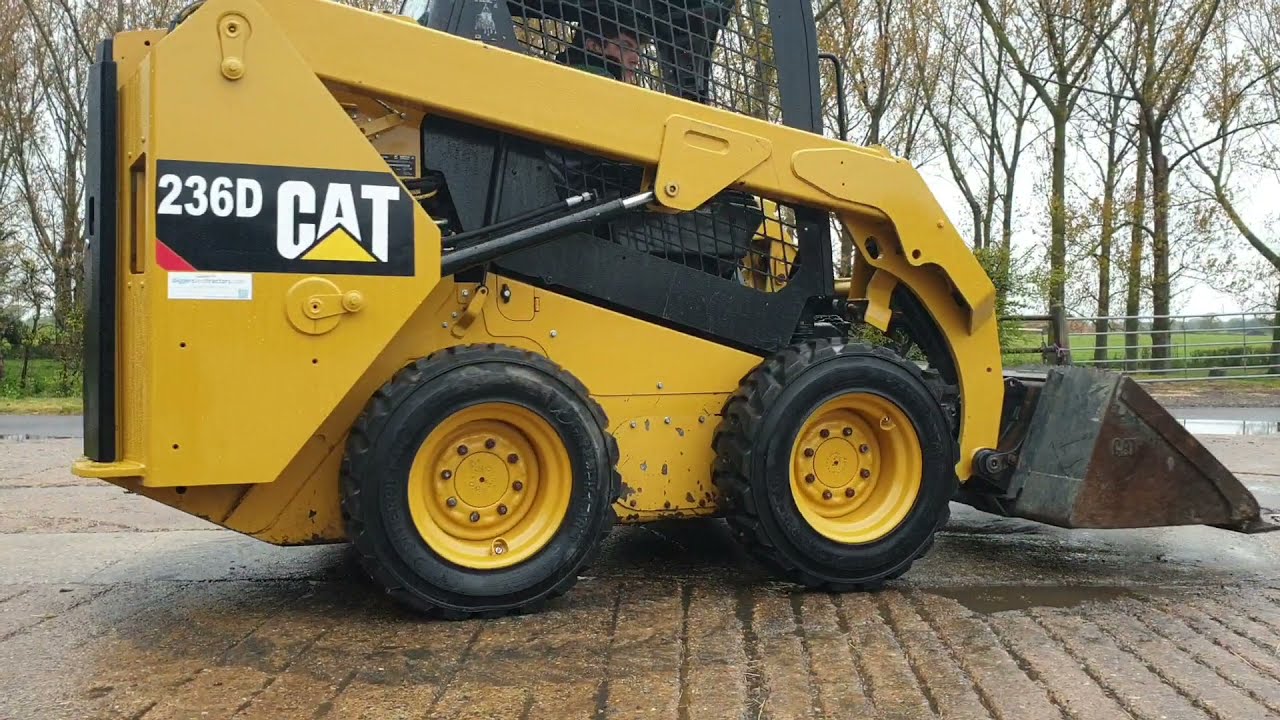 CAT 236D Skid Steer Loader - Test Drive Working Review | diggersandtractors.com