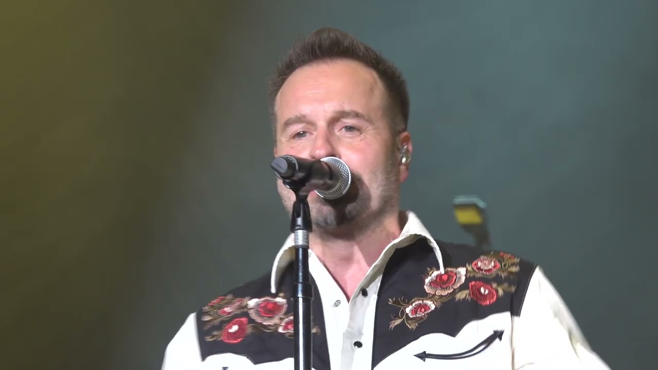 #alfieboe 'Proud Mary- Rollin' on the River' live at De Montfort Hall, Leicester 13.09.23