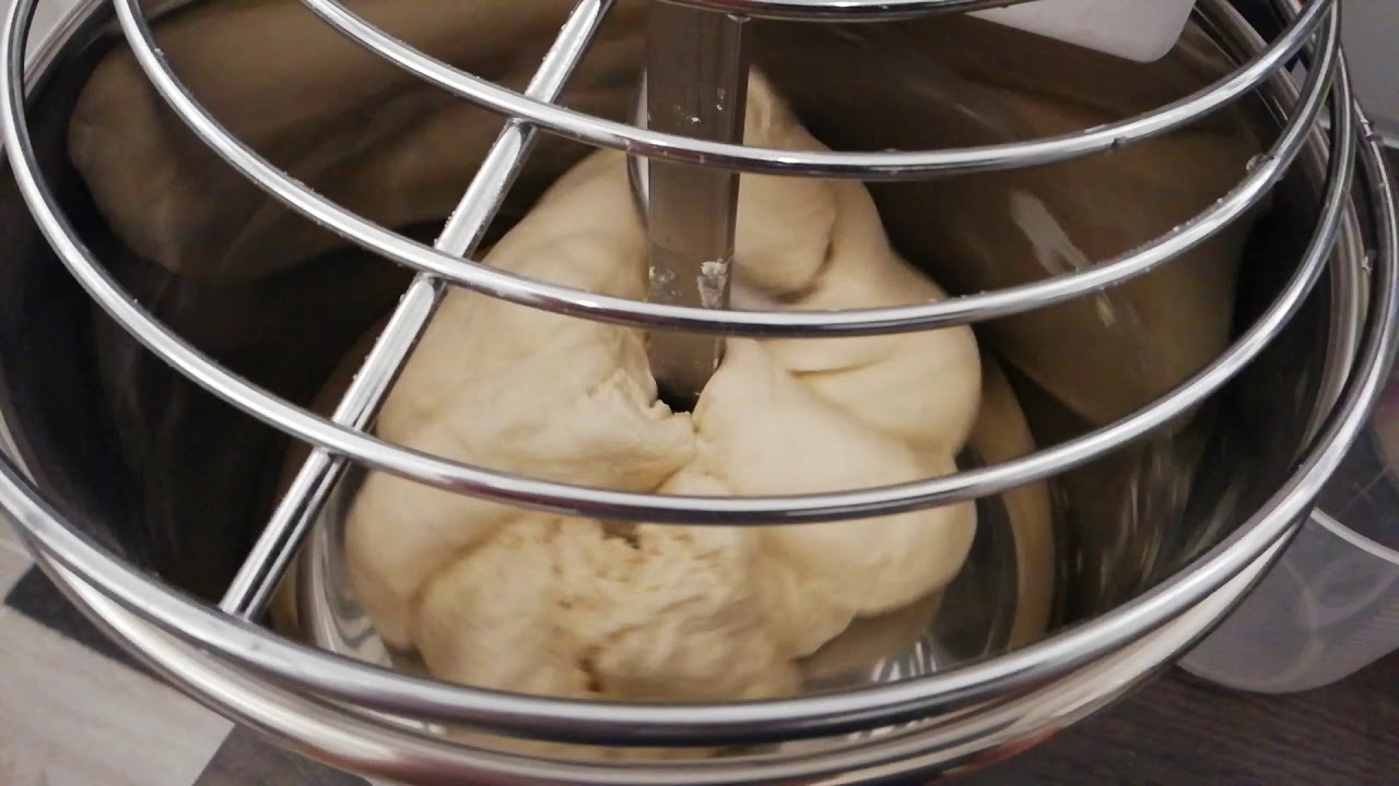 Impasto per pizza per casa o per business con impastatrice a spirale
