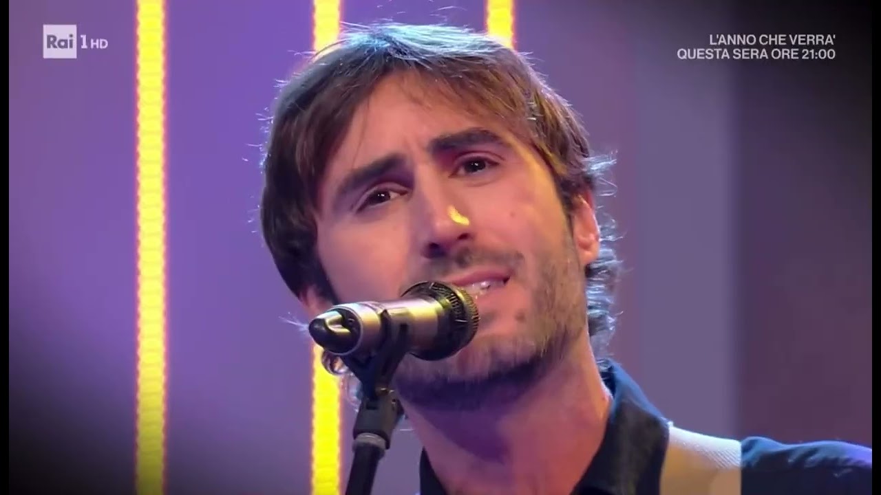 Vincenzo Capua su Rai 1 ad Uno Mattina canta “ Ci credi ancora “