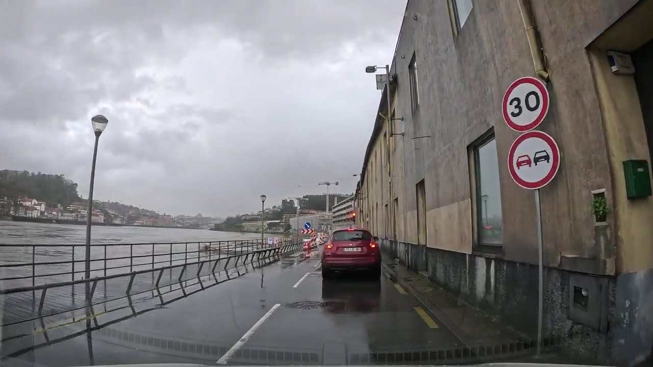 Santa Marinha Gaia Portugal #porto #gaia #vilanovadegaia #douro #douroriver #river #car #goprohero