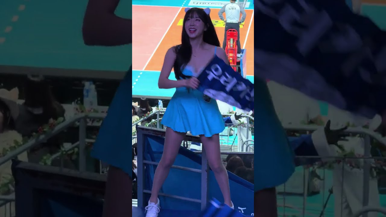 하늘색 크리스마스_ 남민정(Nam min jeong) 南珉貞 안지현(An ji hyun) 安芝儇 小安 치어리더 응원모음 4 _ 241221 (민정이 얼굴이 예술이야)