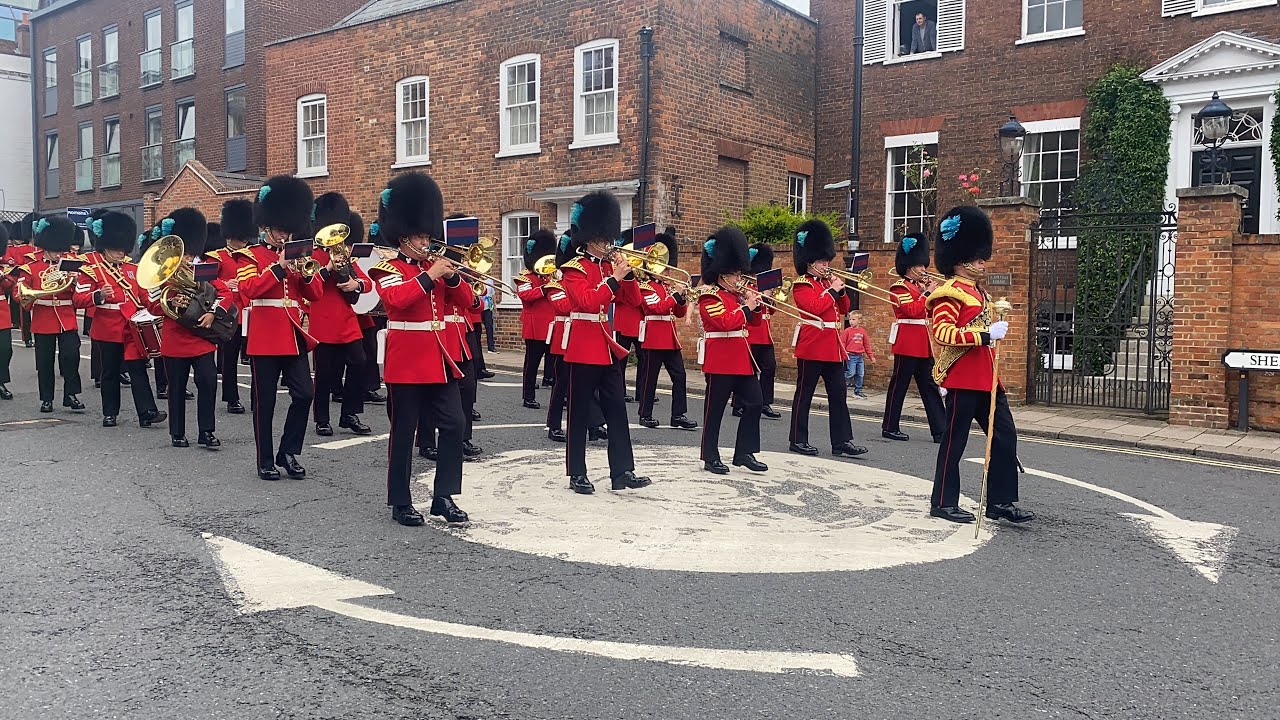 Band of the Irish Guards Return to Barracks