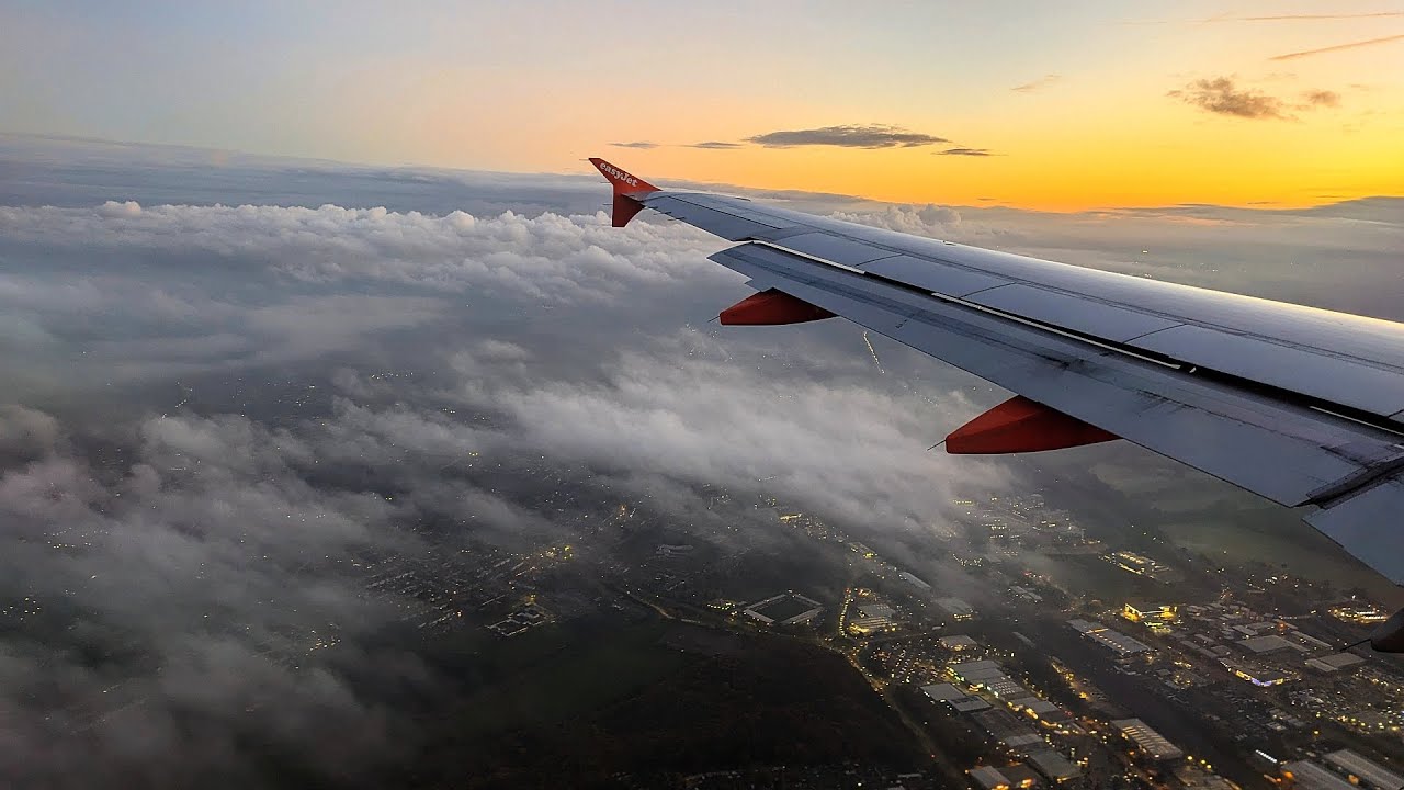 easyJet Airbus A319 ✈ Landing at London Luton Airport