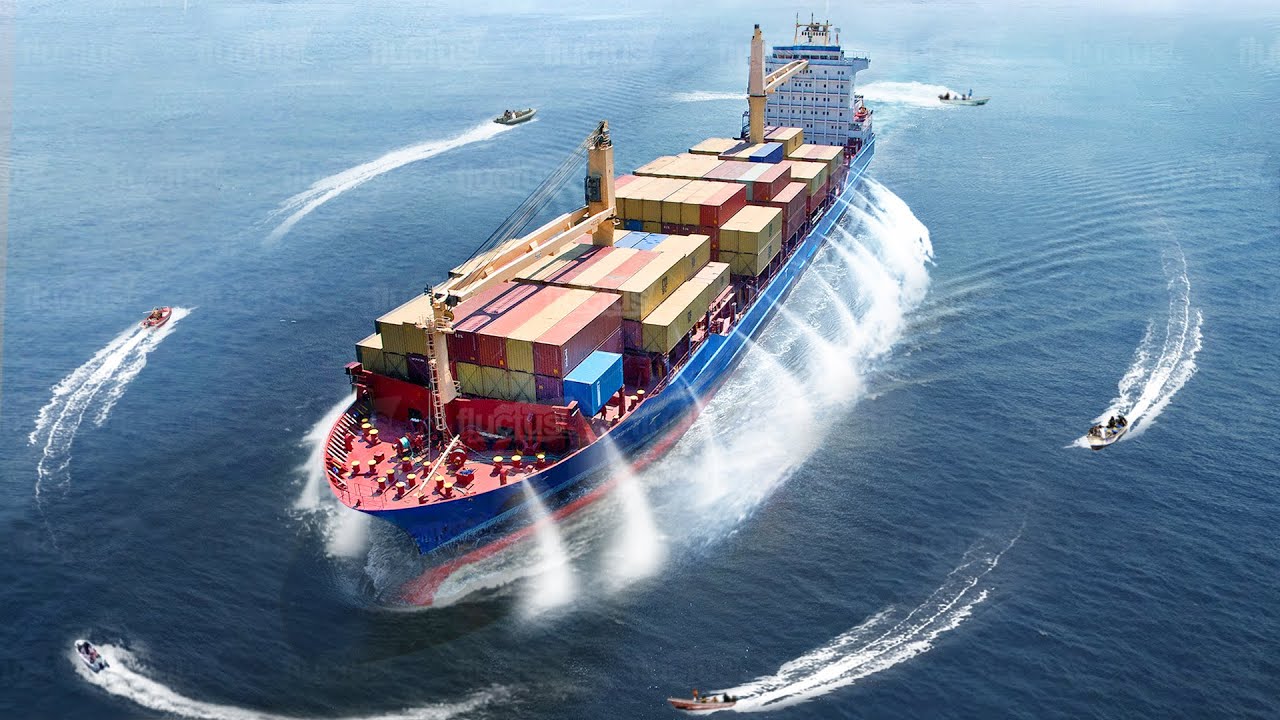 The Crazy Techniques Gigantic Ships Use to Fight Pirates in Middle of the Ocean