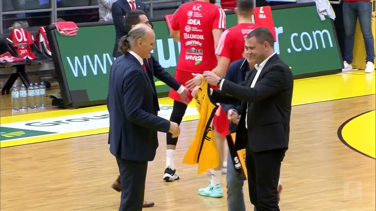 Duško Ivanović received standing ovation at Gripe (Split - Crvena zvezda Meridianbet, 2.1.2023)