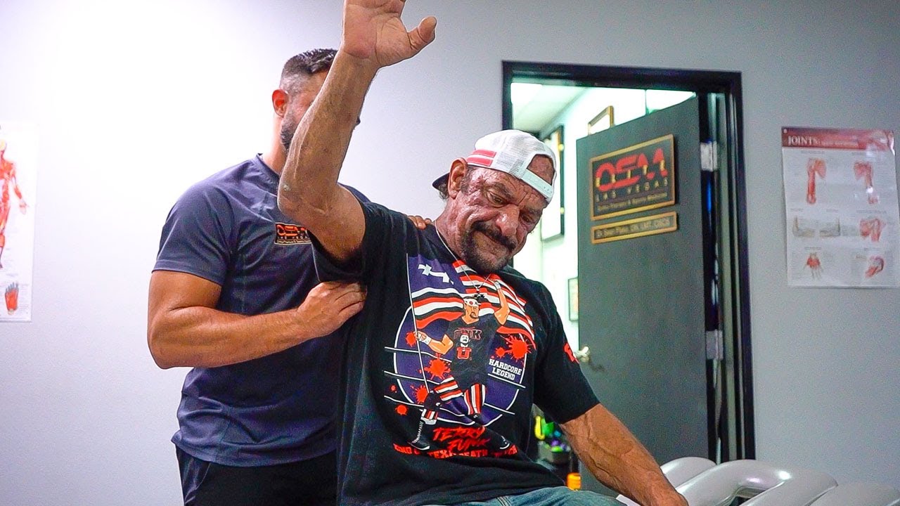Легенда ECW *SABU* получает экстремальную мышечную терапию от боли в спине