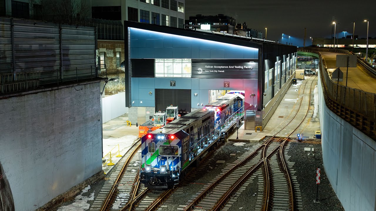 MTA New York City Subway: NYCT R255 #HL005 & #HL011 pick up new Kawasaki R211 from 3rd Ave Yard 