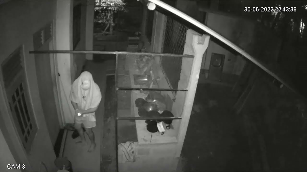 CCTV footage - Thief Caught In CCTV Camera