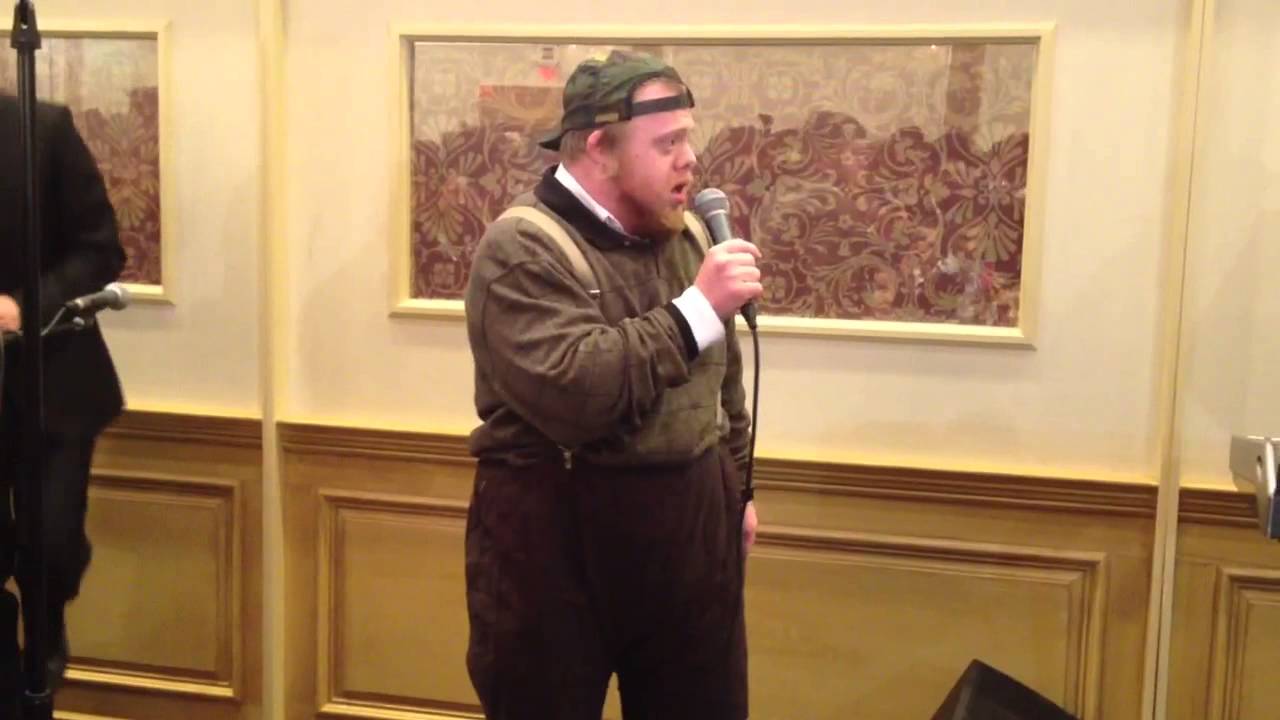 Rafi the king's most craziest intro performance