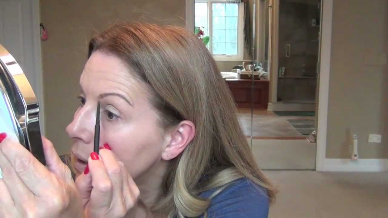 Perfecting a Thinning Eyebrow