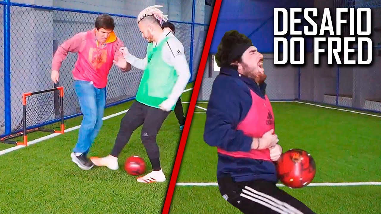 Futebol com bola de boliche