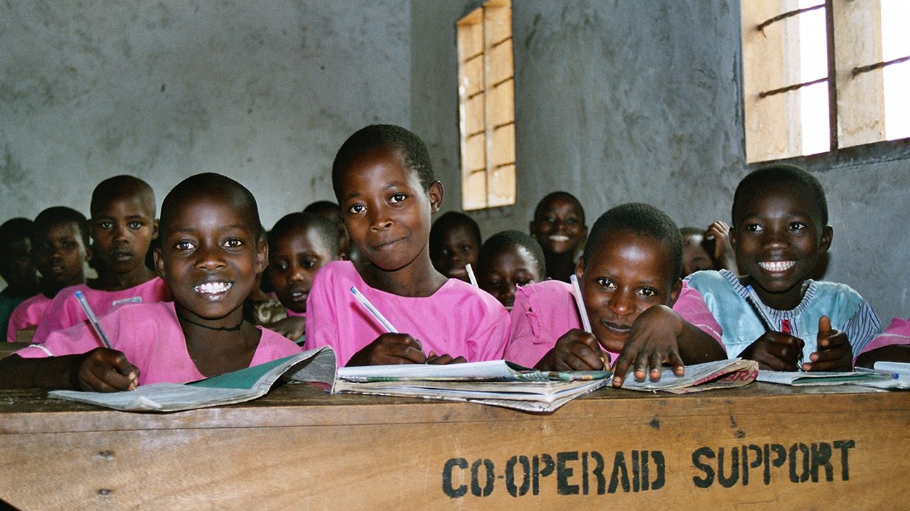 Schule in Afrika: Schulprojekt Rakai Waisenkinder, Uganda - ein Schweizer Hilfsprojekt