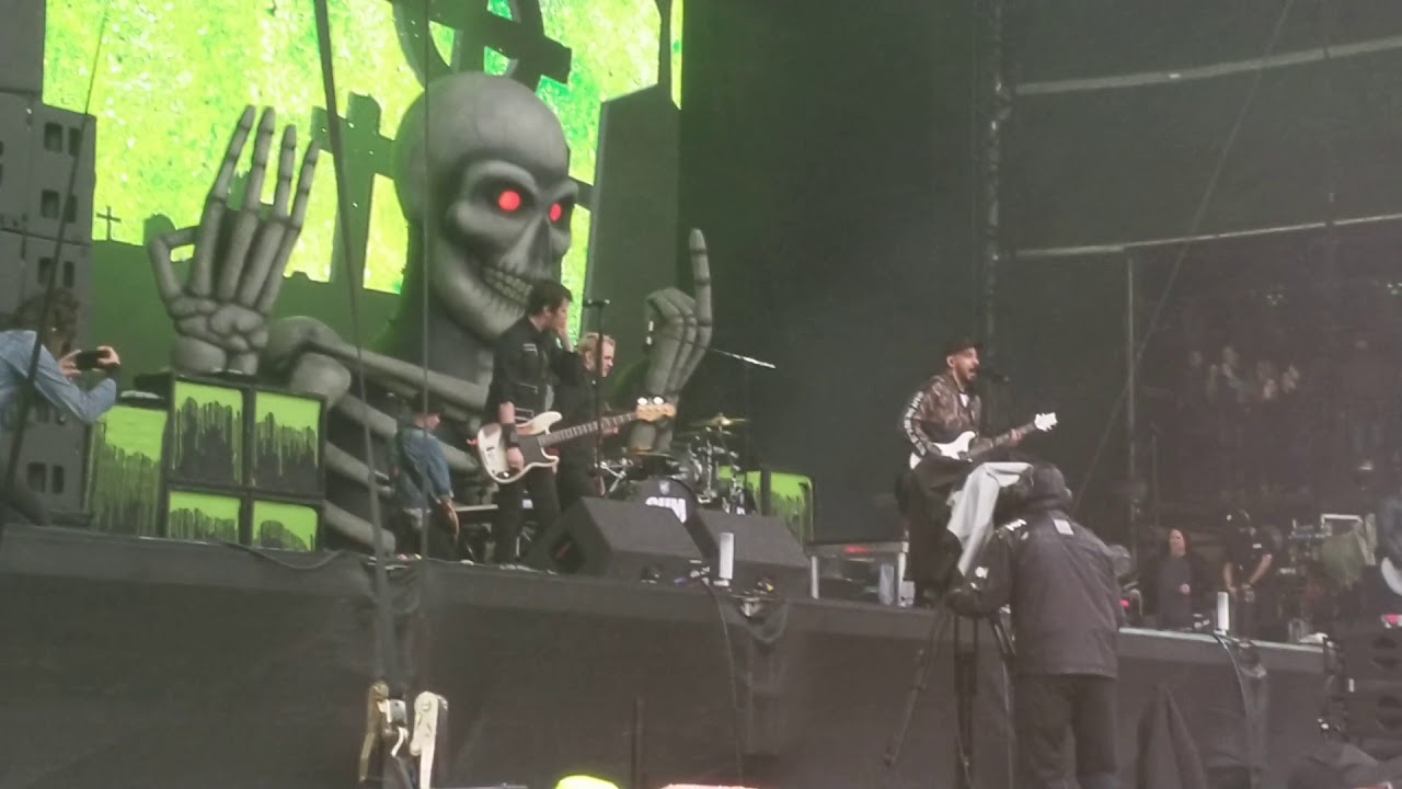 Sum 41 feat Mike Shinoda - Fat Lip x Faint live @ Leeds Festival 2018
